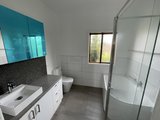 https://images.listonce.com.au/custom/160x/listings/9-jacobs-street-belmont-vic-3216/372/01603372_img_04.jpg?THBhKRHs04Y