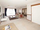 https://images.listonce.com.au/custom/160x/listings/9-jenolan-avenue-grovedale-vic-3216/270/01699270_img_04.jpg?7IjRWOsSFnQ