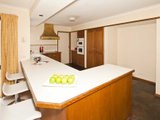 https://images.listonce.com.au/custom/160x/listings/9-jenolan-avenue-grovedale-vic-3216/270/01699270_img_05.jpg?0JHhzLdf6fU
