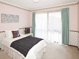 https://images.listonce.com.au/custom/160x/listings/9-jenolan-avenue-grovedale-vic-3216/270/01699270_img_13.jpg?YRuExolA7kc