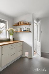 https://images.listonce.com.au/custom/160x/listings/9-jessie-street-northcote-vic-3070/363/01810363_img_13.jpg?ycKXzwIwelc