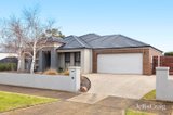 https://images.listonce.com.au/custom/160x/listings/9-katherine-court-mornington-vic-3931/515/01747515_img_09.jpg?tz9QoagrAKw
