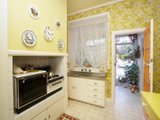 https://images.listonce.com.au/custom/160x/listings/9-kellett-grove-kew-vic-3101/045/01684045_img_04.jpg?BX5WushZmdw