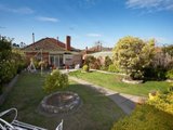 https://images.listonce.com.au/custom/160x/listings/9-kellett-grove-kew-vic-3101/045/01684045_img_06.jpg?h6bIu1FofIY