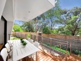 https://images.listonce.com.au/custom/160x/listings/9-kendari-avenue-balwyn-north-vic-3104/138/00829138_img_08.jpg?RRW7AhSOri0