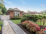 https://images.listonce.com.au/custom/160x/listings/9-lakeview-drive-lilydale-vic-3140/457/01529457_img_19.jpg?TvOaoRHT8qs