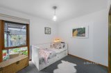 https://images.listonce.com.au/custom/160x/listings/9-larcom-court-greensborough-vic-3088/517/01048517_img_11.jpg?RRnjCoqEL1s