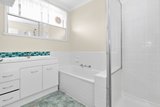 https://images.listonce.com.au/custom/160x/listings/9-lobelia-court-blackburn-north-vic-3130/864/01701864_img_08.jpg?WOHOaqkVwKE