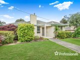 https://images.listonce.com.au/custom/160x/listings/9-macmillan-street-mooroolbark-vic-3138/839/01525839_img_02.jpg?yDnmazwMTu0