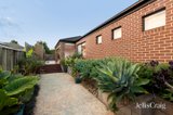 https://images.listonce.com.au/custom/160x/listings/9-manorwood-way-berwick-vic-3806/193/01900193_img_15.jpg?c3I7TjDn-ZY
