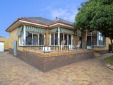 https://images.listonce.com.au/custom/160x/listings/9-marathon-avenue-hamlyn-heights-vic-3215/741/01699741_img_01.jpg?fTJH316g_d0
