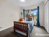 https://images.listonce.com.au/custom/160x/listings/9-marlow-street-mooroolbark-vic-3138/040/01526040_img_10.jpg?jw6czo36-5I