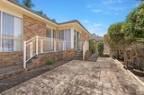 https://images.listonce.com.au/custom/160x/listings/9-mayfair-court-chirnside-park-vic-3116/629/01856629_img_05.jpg?rvDO4nPxevs
