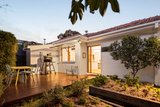 https://images.listonce.com.au/custom/160x/listings/9-mccrae-street-elwood-vic-3184/928/01735928_img_05.jpg?qYX8bmOunXE