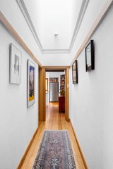 https://images.listonce.com.au/custom/160x/listings/9-mccrae-street-elwood-vic-3184/928/01735928_img_16.jpg?nBBhOLONOeI
