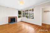 https://images.listonce.com.au/custom/160x/listings/9-meadow-crescent-mount-waverley-vic-3149/068/01899068_img_02.jpg?g-GdnpRqZQ0