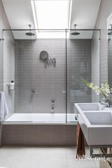 https://images.listonce.com.au/custom/160x/listings/9-meryl-street-armadale-vic-3143/977/01822977_img_13.jpg?3B-4O7irF2s