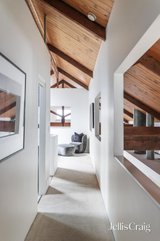 https://images.listonce.com.au/custom/160x/listings/9-meryl-street-armadale-vic-3143/977/01822977_img_15.jpg?wlohQAkf0SQ