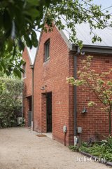 https://images.listonce.com.au/custom/160x/listings/9-meryl-street-armadale-vic-3143/977/01822977_img_17.jpg?4uzBvutTE8g