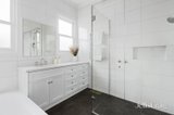 https://images.listonce.com.au/custom/160x/listings/9-mills-street-glen-iris-vic-3146/726/01899726_img_11.jpg?HEDCbRmrp2s