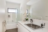 https://images.listonce.com.au/custom/160x/listings/9-moir-street-hawthorn-vic-3122/974/01717974_img_07.jpg?1sA8vQnpT0U