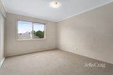 https://images.listonce.com.au/custom/160x/listings/9-monash-street-heidelberg-heights-vic-3081/393/01922393_img_07.jpg?0Qrj_sx3P7w