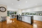 https://images.listonce.com.au/custom/160x/listings/9-neva-court-mount-waverley-vic-3149/832/01304832_img_03.jpg?p2iAkMJgmys