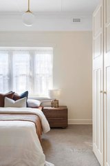 https://images.listonce.com.au/custom/160x/listings/9-osborne-street-south-yarra-vic-3141/362/01687362_img_12.jpg?I6yeAiJwpNQ