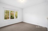 https://images.listonce.com.au/custom/160x/listings/9-piccadilly-close-greensborough-vic-3088/100/01852100_img_06.jpg?T833yEKeUgY