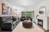 https://images.listonce.com.au/custom/160x/listings/9-plymouth-court-nunawading-vic-3131/102/01753102_img_02.jpg?ueEi-wcCSUo