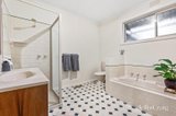 https://images.listonce.com.au/custom/160x/listings/9-plymouth-court-nunawading-vic-3131/102/01753102_img_10.jpg?KNW3WgBIWTw