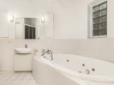 https://images.listonce.com.au/custom/160x/listings/9-queen-street-south-melbourne-vic-3205/206/01087206_img_06.jpg?JFz7rrErSwY