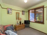 https://images.listonce.com.au/custom/160x/listings/9-quest-court-mooroolbark-vic-3138/236/01524236_img_08.jpg?zp_J_HmklHk