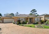 https://images.listonce.com.au/custom/160x/listings/9-ramble-crescent-croydon-vic-3136/911/01969911_img_10.jpg?MhzEXDIDUh8