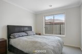 https://images.listonce.com.au/custom/160x/listings/9-raymond-george-place-lara-vic-3212/530/00733530_img_08.jpg?DPmKtDxe_eU