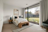 https://images.listonce.com.au/custom/160x/listings/9-rochford-street-bentleigh-east-vic-3165/812/01908812_img_10.jpg?TkhUcVh0aWs