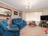 https://images.listonce.com.au/custom/160x/listings/9-selina-avenue-mooroolbark-vic-3138/686/01524686_img_04.jpg?1MnoY2zL9VI