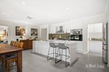 https://images.listonce.com.au/custom/160x/listings/9-sherwood-road-chirnside-park-vic-3116/492/01988492_img_04.jpg?J2jJdIPt8V0