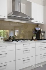 https://images.listonce.com.au/custom/160x/listings/9-sherwood-road-chirnside-park-vic-3116/492/01988492_img_06.jpg?OllsfMmewnk