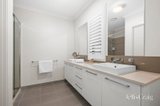 https://images.listonce.com.au/custom/160x/listings/9-sherwood-road-chirnside-park-vic-3116/492/01988492_img_10.jpg?iCPsHu2vT68