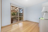 https://images.listonce.com.au/custom/160x/listings/9-silverleaf-court-forest-hill-vic-3131/248/01660248_img_11.jpg?SHMN8ho0jfk