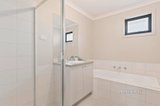 https://images.listonce.com.au/custom/160x/listings/9-spriggs-drive-croydon-vic-3136/010/01648010_img_07.jpg?uvnCh3l4fj0