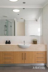 https://images.listonce.com.au/custom/160x/listings/9-stayner-street-beaumaris-vic-3193/317/01821317_img_18.jpg?qv7fk7jaF84