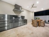 https://images.listonce.com.au/custom/160x/listings/9-stroma-avenue-balwyn-north-vic-3104/839/01683839_img_09.jpg?BBKFXNLoxlo