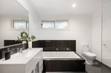 https://images.listonce.com.au/custom/160x/listings/9-struan-avenue-mooroolbark-vic-3138/480/01737480_img_10.jpg?yIXTgBsUImA