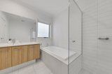 https://images.listonce.com.au/custom/160x/listings/9-stump-jump-lane-armstrong-creek-vic-3217/739/01698739_img_09.jpg?23cCV5NNFTM