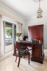 https://images.listonce.com.au/custom/160x/listings/9-thomas-street-kew-vic-3101/966/01820966_img_06.jpg?u2IZKzn09U4