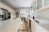 https://images.listonce.com.au/custom/160x/listings/9-thomas-street-kew-vic-3101/966/01820966_img_08.jpg?qDI26zKgKo8
