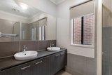 https://images.listonce.com.au/custom/160x/listings/9-torbreck-avenue-south-morang-vic-3752/815/01782815_img_09.jpg?0D28Q-i-Ykw