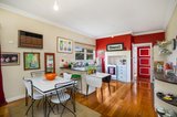 https://images.listonce.com.au/custom/160x/listings/9-urquhart-street-woodend-vic-3442/108/01735108_img_05.jpg?WulKdJg8nEo